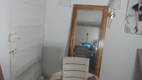 Stella Mcqueen online show from July 19, 1:37 pm
