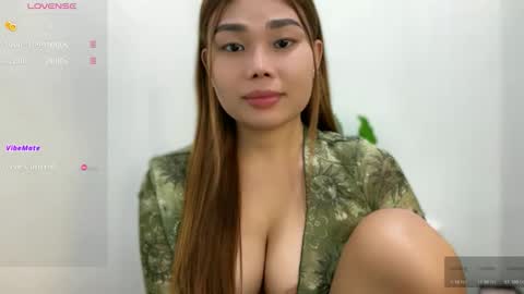 Snapshot of natzumiee_ chatting on February 18, 7:15 am Shuvee Keiko Half Japanese Half Pinay online show from February 18, 7:15 am