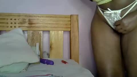 naughtnightnurse1 online show from October 18, 5:21 am