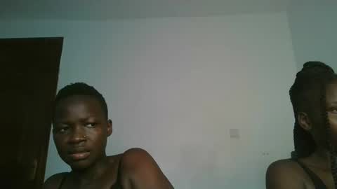 naughttie_mae online show from March 28, 9:42 am