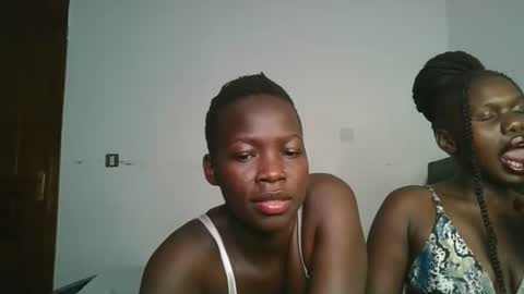 naughttie_mae online show from March 28, 11:04 pm