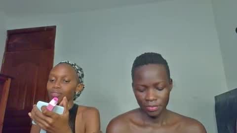 naughttie_mae online show from April 1, 12:44 am