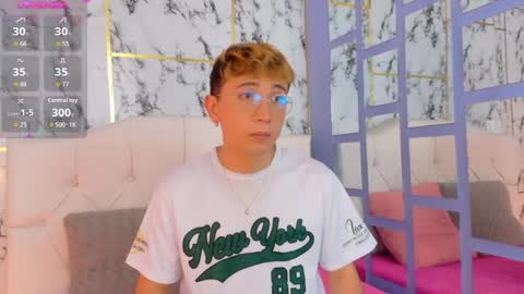 Christopher  Chris online show from April 4, 3:09 pm