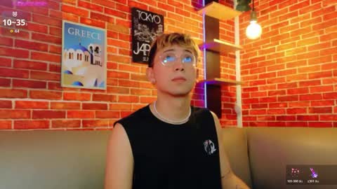 Snapshot of naughty__chris chatting on April 11, 3:27 pm Christopher Chris online show from April 11, 3:27 pm