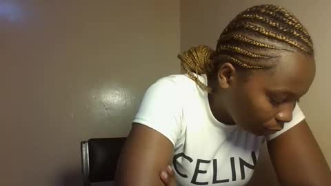 naughty_aura online show from February 11, 7:46 am