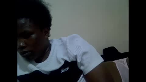 Snapshot of naughty_baddie5 chatting on December 21, 5:42 pm candy online show from December 21, 5:42 pm