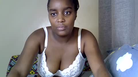 Snapshot of naughty_booby chatting on June 16, 9:39 pm Bettybooby online show from June 16, 9:39 pm