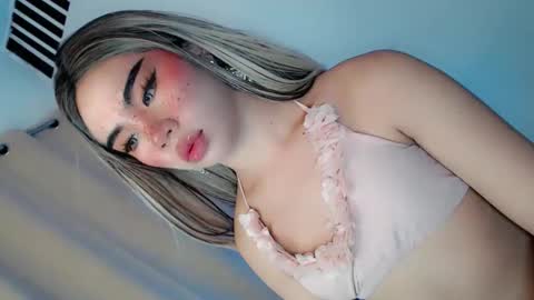 Snapshot of naughty_celestina chatting on December 4, 1:09 pm GODDESS CELESTINA online show from December 4, 1:09 pm