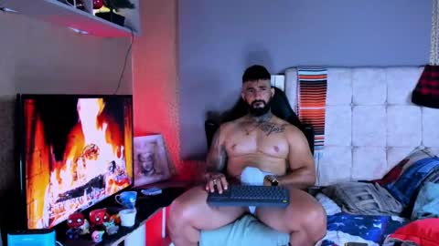 Snapshot of naughty_dominant chatting on December 2, 4:20 am Miller online show from December 2, 4:20 am