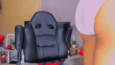 Snapshot of naughty_dominant chatting on January 25, 6:13 pm Miller online show from January 25, 6:13 pm