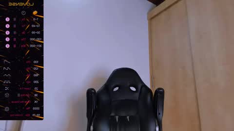 Snapshot of naughty_dominant chatting on February 17, 7:31 pm Miller online show from February 17, 7:31 pm