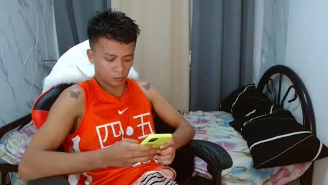 Snapshot of naughty_kirk chatting on April 16, 10:49 am Kirk online show from April 16, 10:49 am