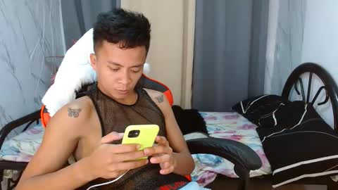 Snapshot of naughty_kirk chatting on April 18, 10:08 am Kirk online show from April 18, 10:08 am
