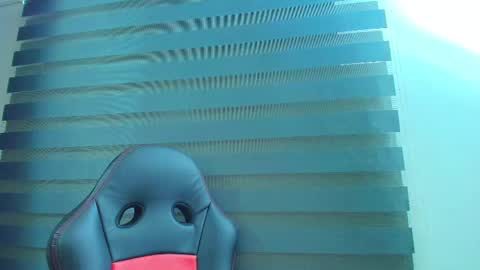 Snapshot of naughty_kittenm chatting on February 18, 10:33 am Kitten online show from February 18, 10:33 am