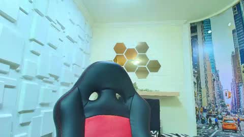Kitten online show from April 17, 11:57 am