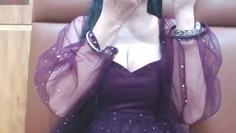 riya online show from December 13, 8:25 pm