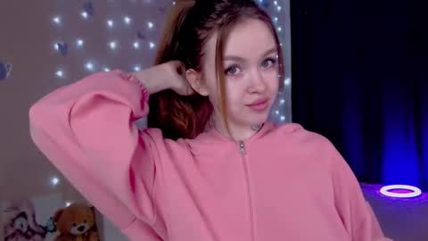 Snapshot of naughty_mablee chatting on February 15, 1:24 am Mable online show from February 15, 1:24 am