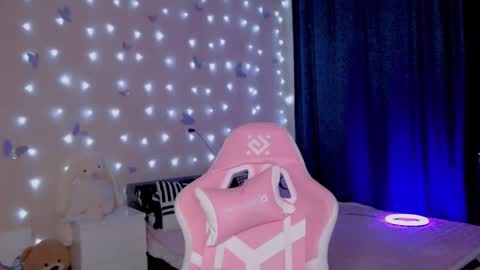 Snapshot of naughty_mablee chatting on February 20, 6:26 am Mable online show from February 20, 6:26 am