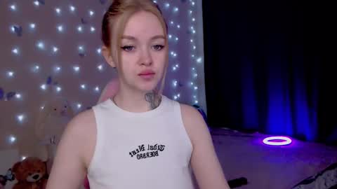 Snapshot of naughty_mablee chatting on February 22, 3:07 am Mable online show from February 22, 3:07 am