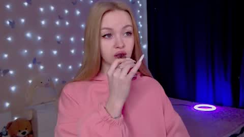 Snapshot of naughty_mablee chatting on February 28, 12:44 am Mable online show from February 28, 12:44 am