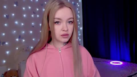 Snapshot of naughty_mablee chatting on March 3, 1:56 am Mable online show from March 3, 1:56 am