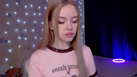 Snapshot of naughty_mablee chatting on March 4, 1:55 am Mable online show from March 4, 1:55 am