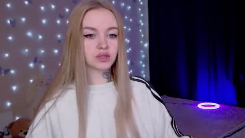 Snapshot of naughty_mablee chatting on March 6, 1:24 am Mable online show from March 6, 1:24 am