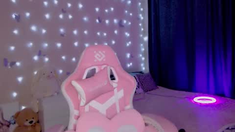 Snapshot of naughty_mablee chatting on March 8, 2:04 am Mable online show from March 8, 2:04 am