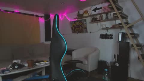 Nik online show from February 26, 3:41 pm