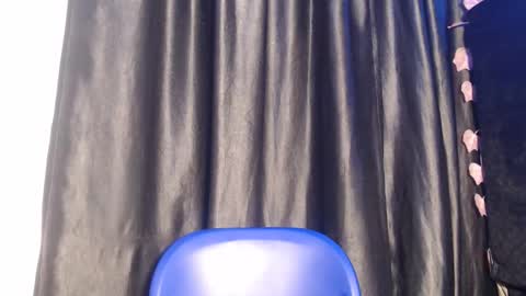 laura online show from March 30, 5:19 am