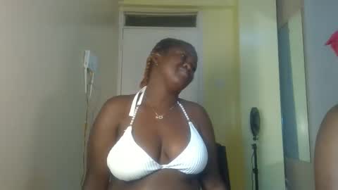 Snapshot of naughty_sluttygal chatting on October 6, 10:51 pm Lydiah online show from October 6, 10:51 pm