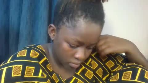 Snapshot of naughty_sluttygal chatting on November 1, 1:46 pm Lydiah online show from November 1, 1:46 pm