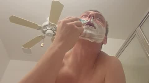 Snapshot of naughtyb791 chatting on April 5, 9:34 pm StrawberryThickcakes online show from April 5, 9:34 pm