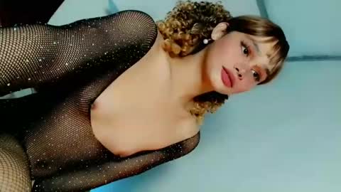Snapshot of naughtybella_ chatting on December 14, 10:50 pm bella online show from December 14, 10:50 pm