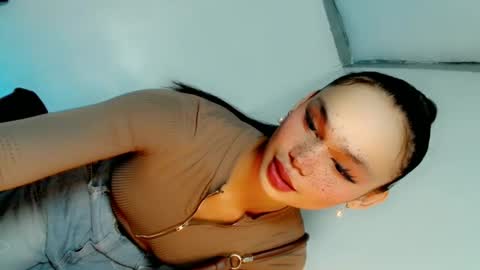 Snapshot of naughtybella_ chatting on January 8, 8:16 am bella online show from January 8, 8:16 am
