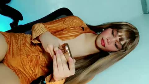 Snapshot of naughtybella_ chatting on January 22, 9:24 am bella online show from January 22, 9:24 am