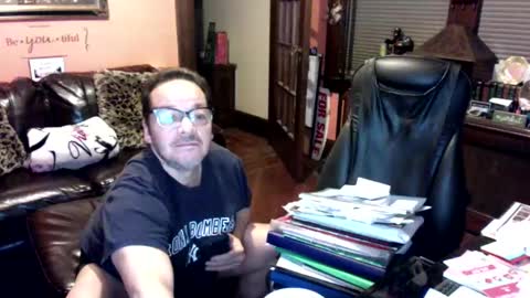 Snapshot of naughtybone chatting on December 23, 7:28 am naughtybone online show from December 23, 7:28 am
