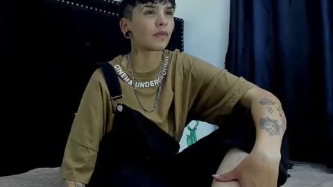 naughtyboy_rs online show from September 15, 3:39 am