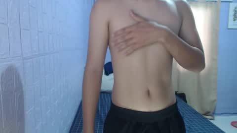 Snapshot of naughtyboytoni chatting on November 4, 1:16 am naughtyboytoni online show from November 4, 1:16 am