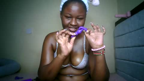 MUMU online show from June 24, 10:14 am