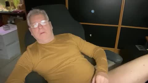 naughtydaddyla online show from December 22, 3:14 am