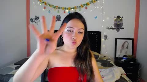 Snapshot of naughtygirl_mmm chatting on December 3, 10:18 pm Valeria online show from December 3, 10:18 pm