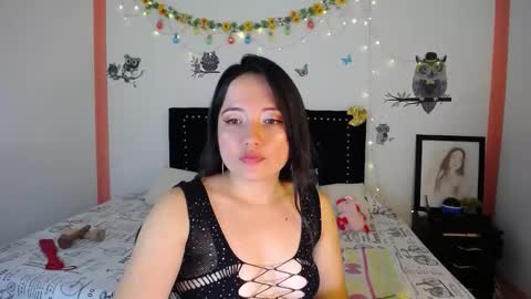 Snapshot of naughtygirl_mmm chatting on December 20, 6:56 pm Valeria online show from December 20, 6:56 pm
