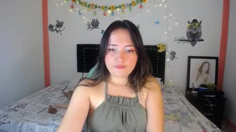 Snapshot of naughtygirl_mmm chatting on December 23, 6:27 pm Valeria online show from December 23, 6:27 pm