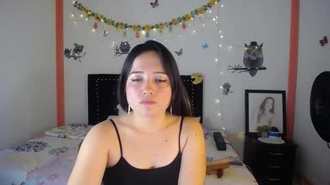 Snapshot of naughtygirl_mmm chatting on January 9, 4:06 pm Valeria online show from January 9, 4:06 pm