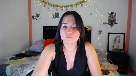 Snapshot of naughtygirl_mmm chatting on March 7, 9:48 pm Valeria online show from March 7, 9:48 pm