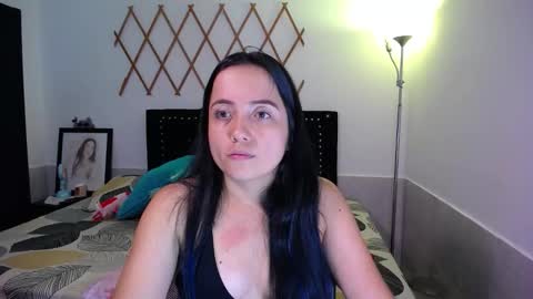 Snapshot of naughtygirl_mmm chatting on September 18, 8:22 pm Valeria online show from September 18, 8:22 pm