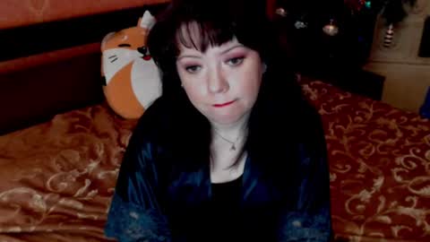 Snapshot of naughtyhousewifexx chatting on December 27, 5:26 pm housewife Eva online show from December 27, 5:26 pm