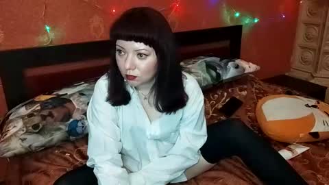 Snapshot of naughtyhousewifexx chatting on February 8, 3:31 pm housewife Eva online show from February 8, 3:31 pm
