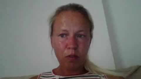 naughtyjennyblondeuk online show from June 22, 7:00 pm